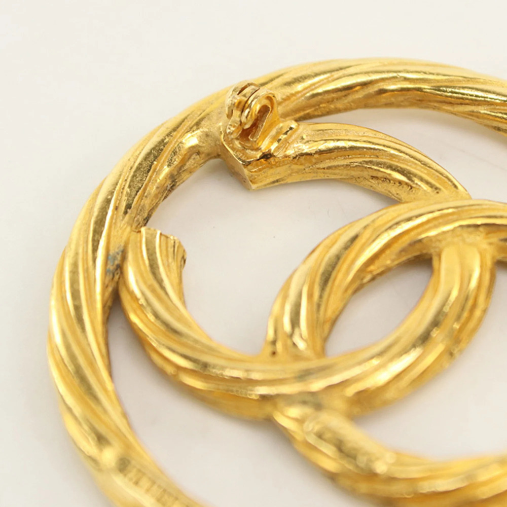 CHANEL Authentic Gold Logo Brooch - Picture 3 of 5